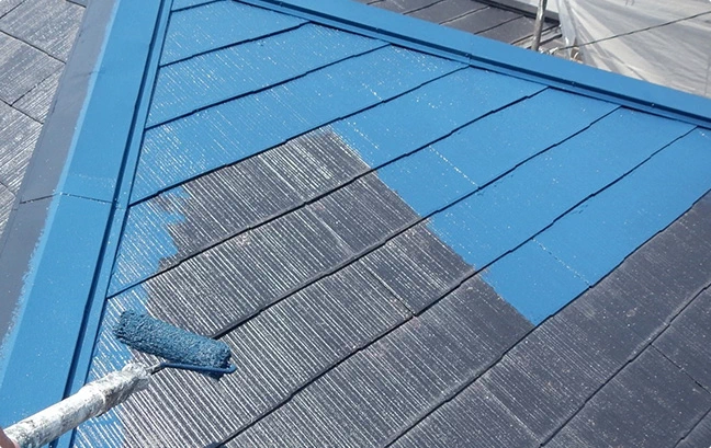 施工事例：屋根塗装の様子